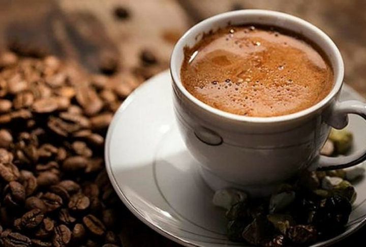 Damla Sakızlı Türk Kahvesi